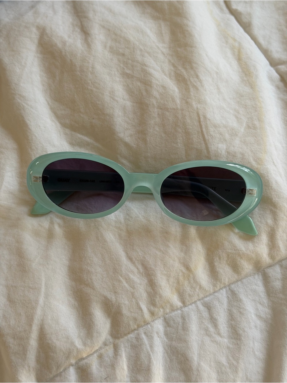 Quay Australia felt cute Light Blue Oval Sunglasses